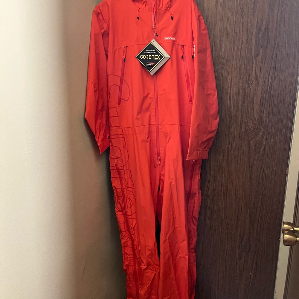Supreme x Goretex paclite suit